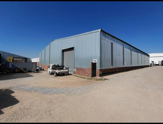 500M² WAREHOUSE TO LET IN POMONA